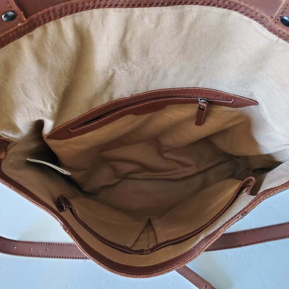💥SOLD💥Lucky Brand Dempsey Leather Messenger Bag - Picture 13 of 15
